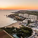 Appartement Blue Harbour Seafront With Large Terrace With Panoramic Sea Views - By Getawaysmalta