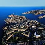 Blue Harbour Seafront With Large Terrace With Panoramic Sea Views - By Getawaysmalta Appartement *
