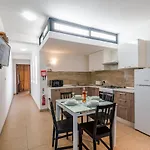Appartement Blue Harbour Seafront With Large Terrace With Panoramic Sea Views - By Getawaysmalta
