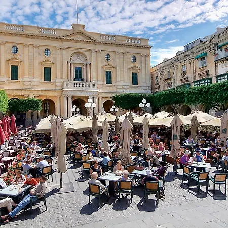 Blue Harbour Seafront With Large Terrace With Panoramic Sea Views - By Getawaysmalta *