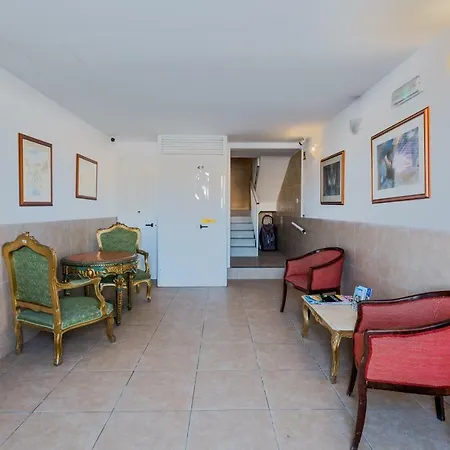 Blue Harbour Seafront With Large Terrace With Panoramic Sea Views - By Getawaysmalta *