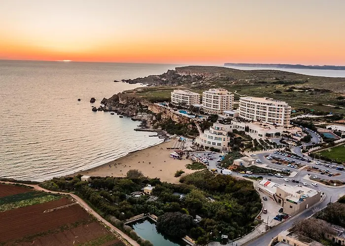 Lägenhet Blue Harbour Seafront Penthouse With Large Terrace With Panoramic Sea Views - By Getawaysmalta